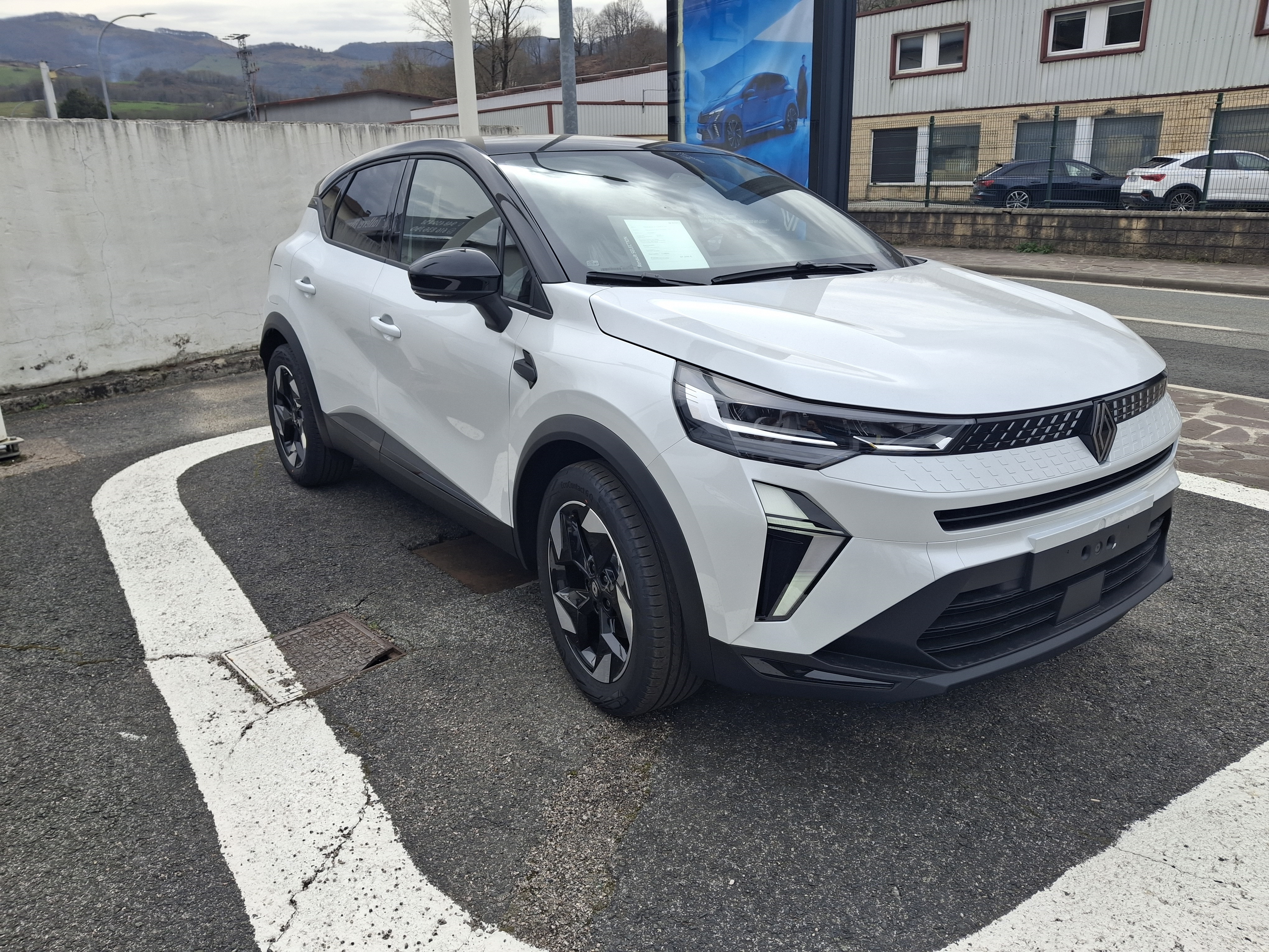 Renault Captur TECHNO FULL HYBRID 160 CV miniatura 2